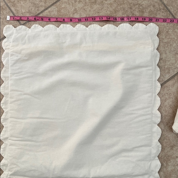 Zara Home Scalloped Pillow Covers - Picture 6 of 8